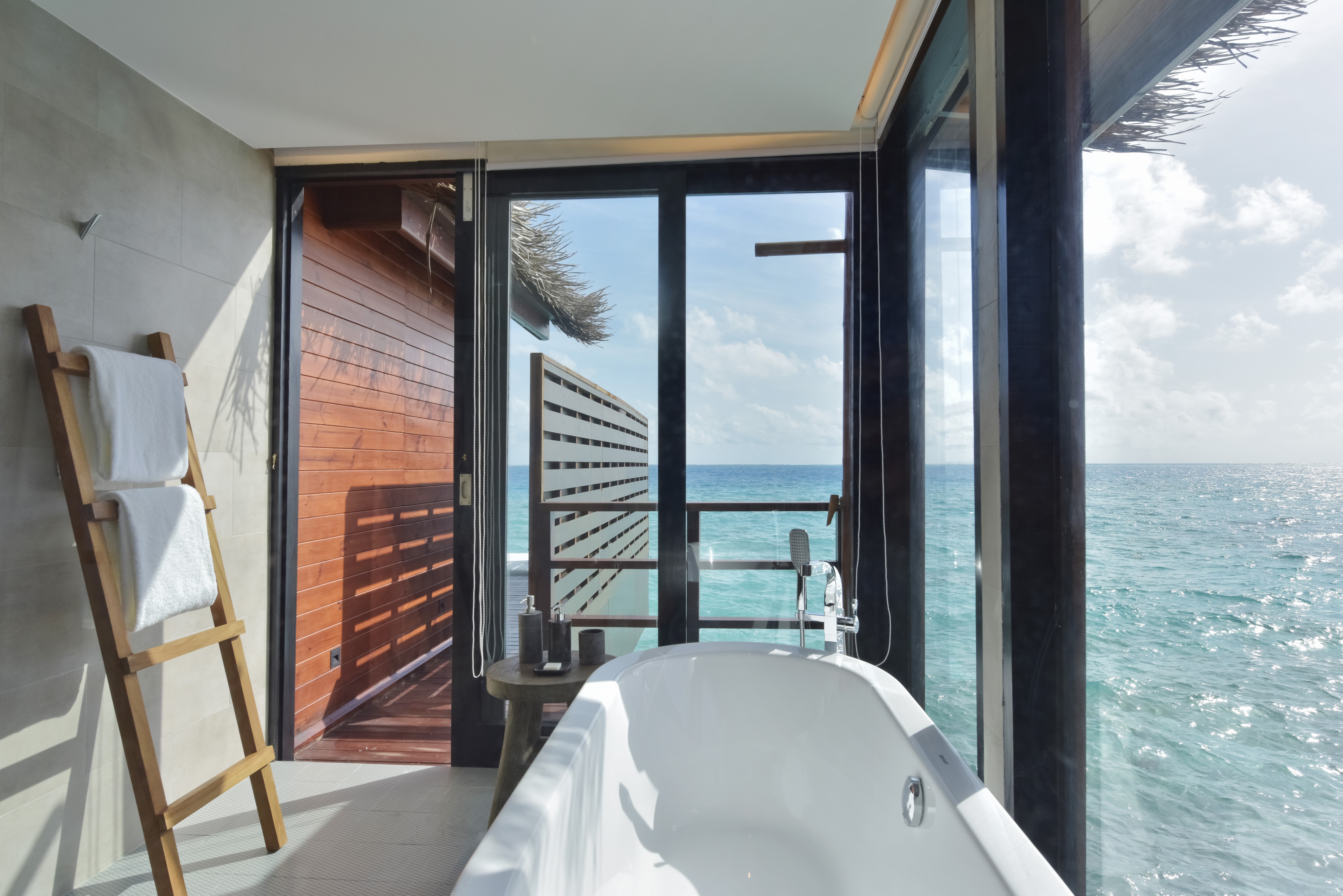 Grand Residence Bathtub with a view