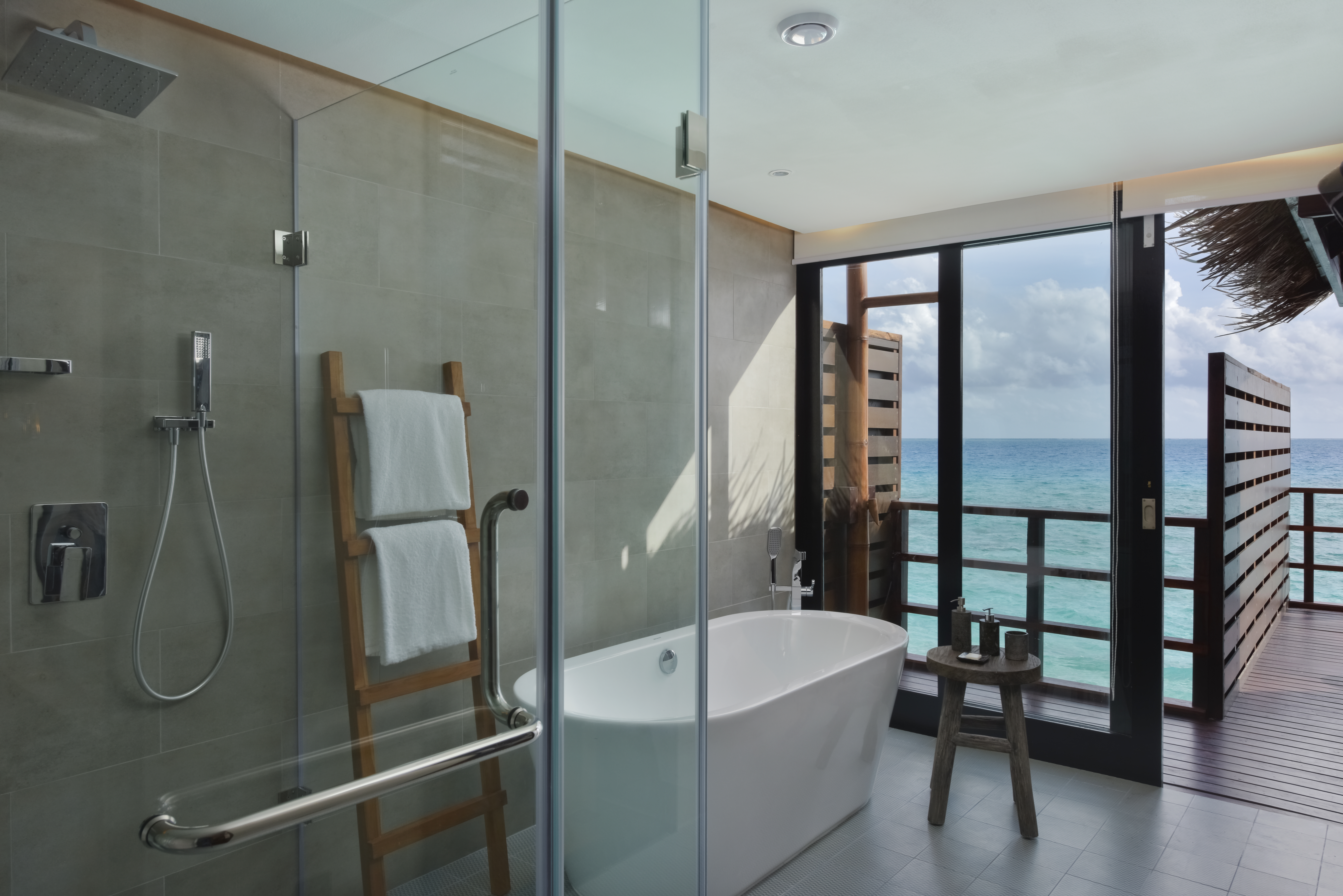 Ocean Water Villa - Bathtub